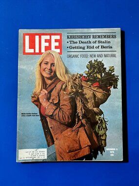 Life Magazine December 11, 1970 Fashion Sports Cars Old Ad Paper Ephemera